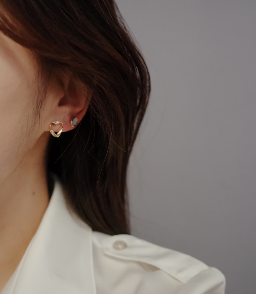 <b><p>Sandy 12SET daily earring Simple Unique St</p></b><b><p>サンディ 12SET デイリー イヤリング シンプルユニーク スタースィルク 30代の女性</p></b><br /><br /><p align='center'>