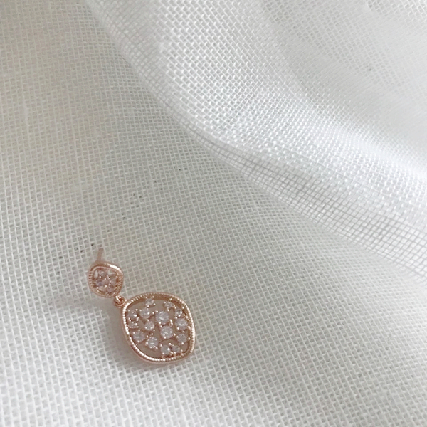 <b><p>Elegant earrings Drama Misty Kim N-ju fashion</p></b><b><p>エレガントなイヤリング ドラマミスティ キム・ナムジュ ファッション 高ヘラン 芸能人</p></b><br /><br /><p align='center'>