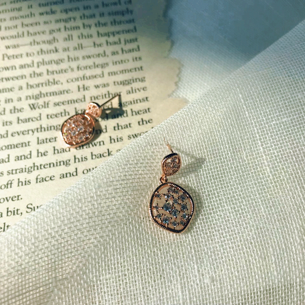 <b><p>Elegant earrings Drama Misty Kim N-ju fashion</p></b><b><p>エレガントなイヤリング ドラマミスティ キム・ナムジュ ファッション 高ヘラン 芸能人</p></b><br /><br /><p align='center'>