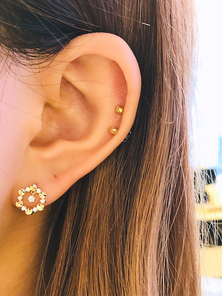 <b><p>Lloyd circle cutting One touch earr LOFH2015G</p></b><b><p>ロイド 円形 カッティング ワンタッチ イヤリ LOFH2015G 40代の女性</p></b><br /><br /><p align='center'>