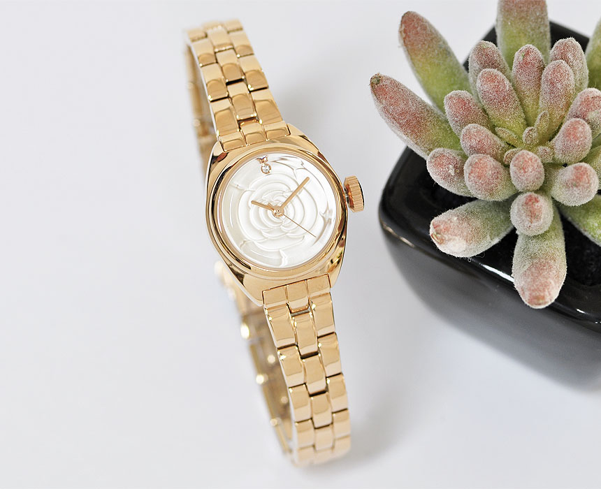 <b><p>Angel and Time Wom clock</p></b><b><p>エンジェルアンドタイム 女性 時計</p></b><br /><br /><p align='center'>