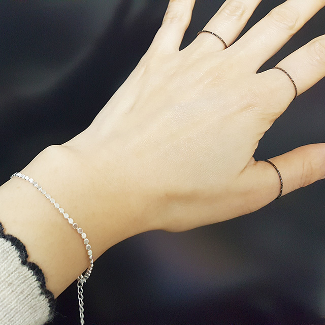 <b><p>Layered cutting Thad daily collecon black</p></b><b><p>重ね着 カッティング 糸リ デイリー コレクション ブラック ガードリ 一言 ナルリ</p></b><br /><br /><p align='center'>