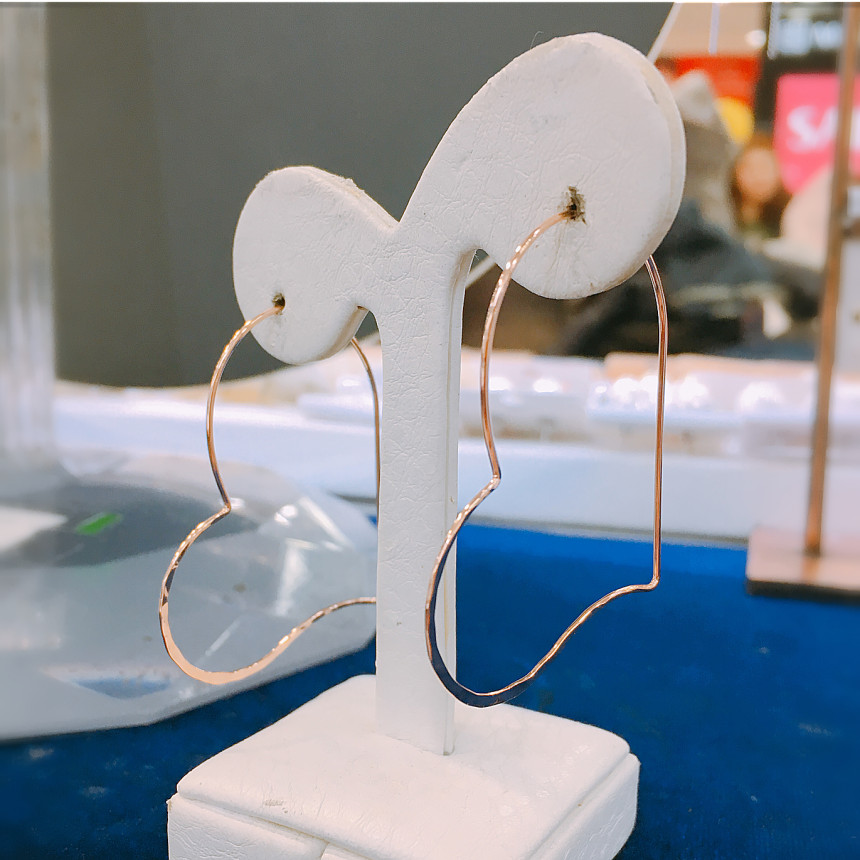 <b><p>Luce Heart Ring Ers LKJ1169 attractive Stand</p></b><b><p>ルーチェ ハートリングピアス LKJ1169 魅力的な 一つだけで説得力の ゴクォル</p></b><br /><br /><p align='center'>