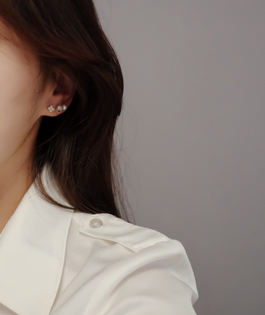 <b><p>NO.84 Throbbing Stall SET Earrs ylish Chic</p></b><b><p>NO.84 ドキドキときめき 失速SETイヤリング スタイリッシュな シックな ユニーデザイン</p></b><br /><br /><p align='center'>