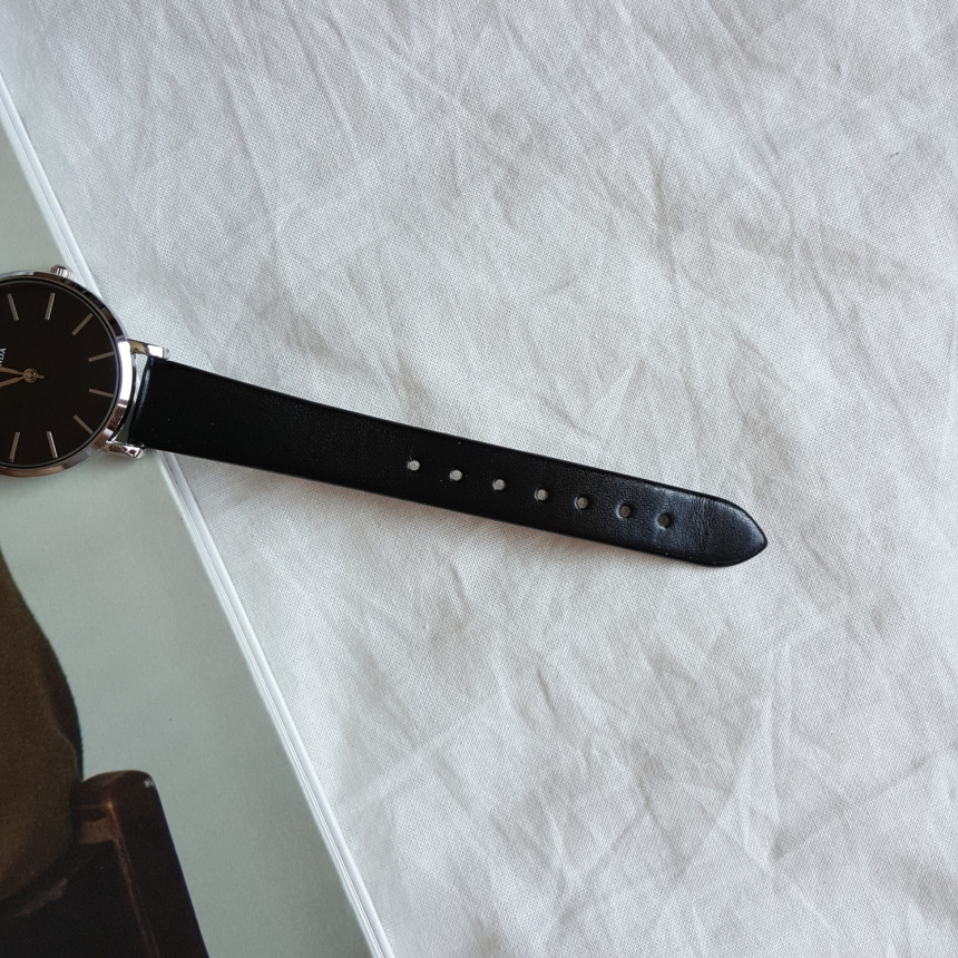 <b><p>circle black watch Comption of coordin Luxury</p></b><b><p>円形 ブラック 腕時計 コーディネート完成 ラグジュアリール フェミニンスタイル</p></b><br /><br /><p align='center'>