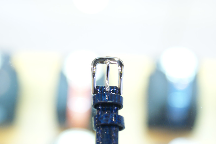 <b><p>Rose Mont silver blue 30s Leath Wch Ss female</p></b><b><p>ローズモン シルバー ブルー 30代の革の腕時計 ガンジョルギ 女性 クラシックコーディネート</p></b><br /><br /><p align='center'>