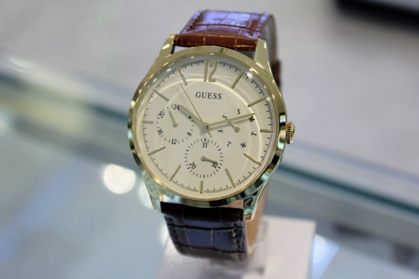 <b><p>Guess Men's line REGENT Brown Leather</p></b><b><p>ゲス メンズ ライン 摂政 ブラウン 革バンドの腕時計 W1041G2 男コーディネート</p></b><br /><br /><p align='center'>