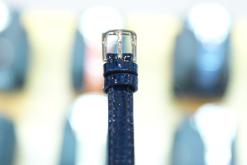 <b><p>Rose Mont silver blue 30s Leath Wch Ss female</p></b><b><p>ローズモン シルバー ブルー 30代の革の腕時計 ガンジョルギ 女性 クラシックコーディネート</p></b><br /><br /><p align='center'>