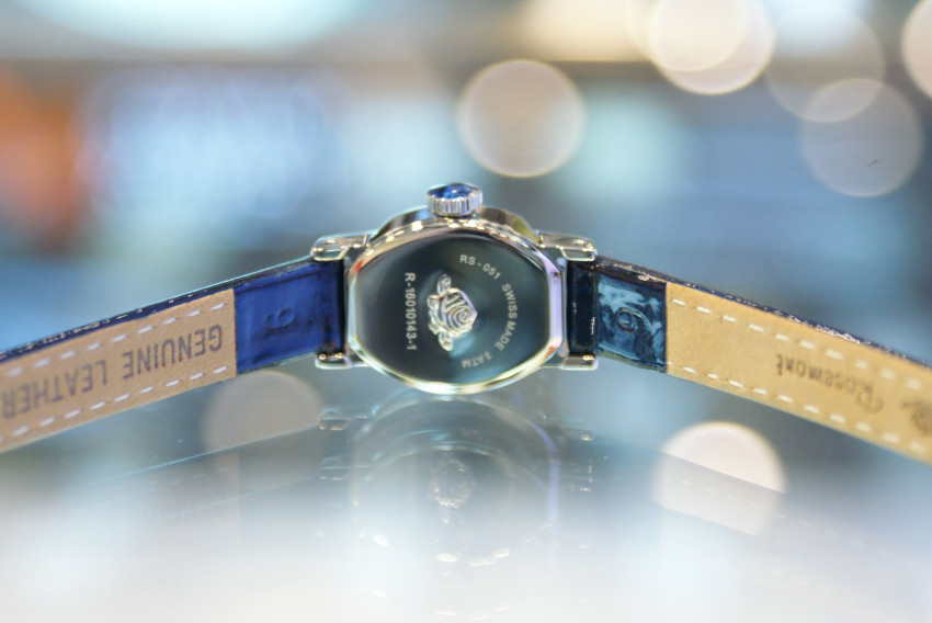 <b><p>Rose Mont silver blue 30s Leath Wch Ss female</p></b><b><p>ローズモン シルバー ブルー 30代の革の腕時計 ガンジョルギ 女性 クラシックコーディネート</p></b><br /><br /><p align='center'>