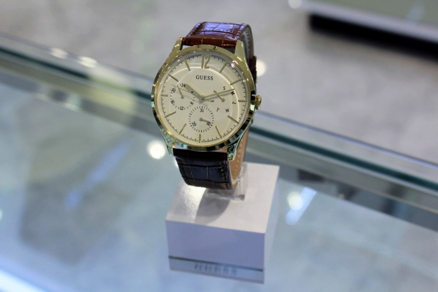 <b><p>Guess Men's line REGENT Brown Leather</p></b><b><p>ゲス メンズ ライン 摂政 ブラウン 革バンドの腕時計 W1041G2 男コーディネート</p></b><br /><br /><p align='center'>