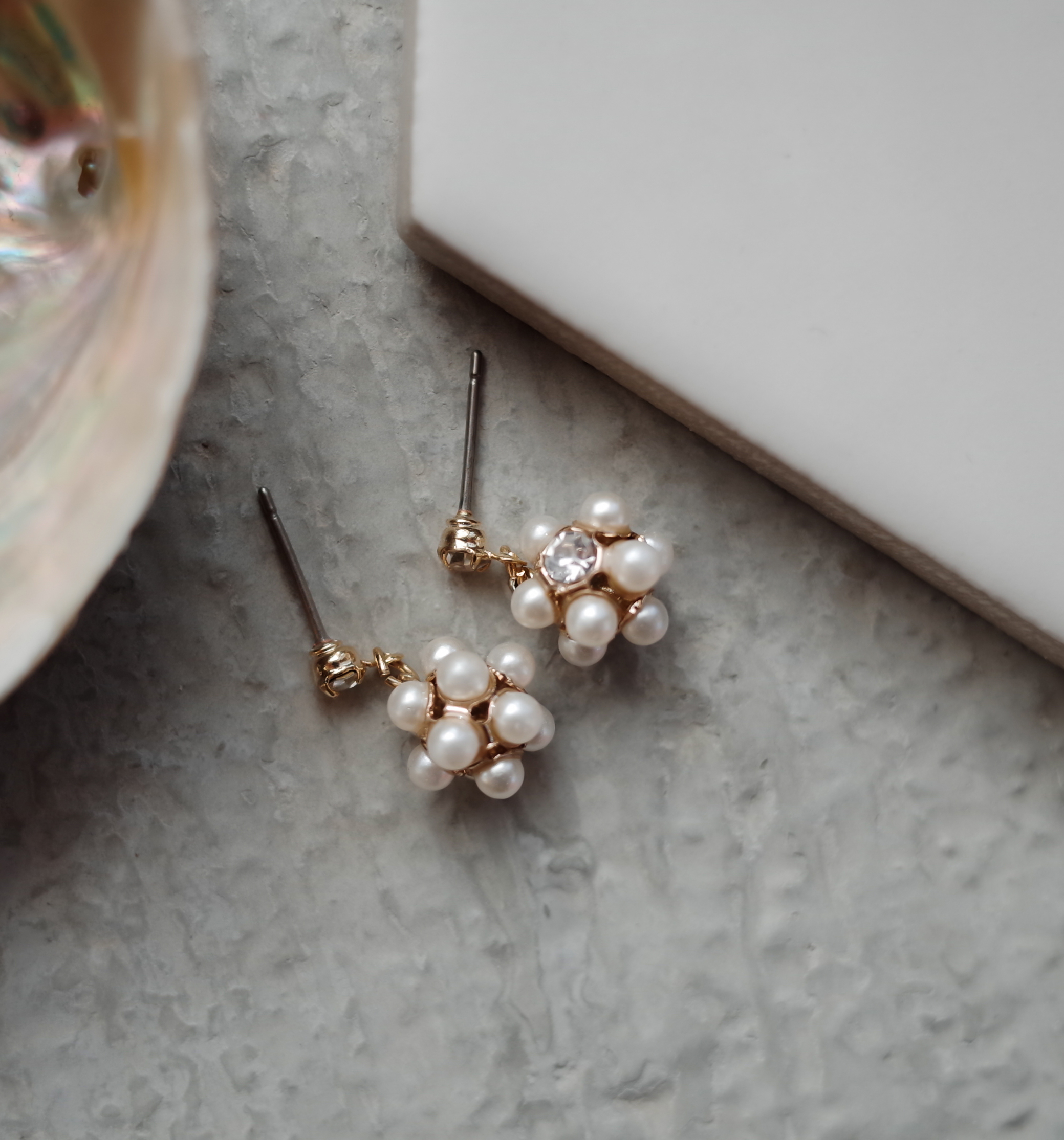 <b><p>Mini moccasome Pearl drop Simple Uque Stylish</p></b><b><p>ミニモカ綿 パールドロップイヤリング シンプルユニーク スタイリッシュルック 30代の女性</p></b><br /><br /><p align='center'>