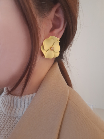 <b><p>flower earring YOU ARE st 4 cor Jelry Ste</p></b><b><p>フラワー イヤリング ザラ セント 4 色 ジュエリー通販 アクセ社 きれいな 清純な</p></b><br /><br /><p align='center'>