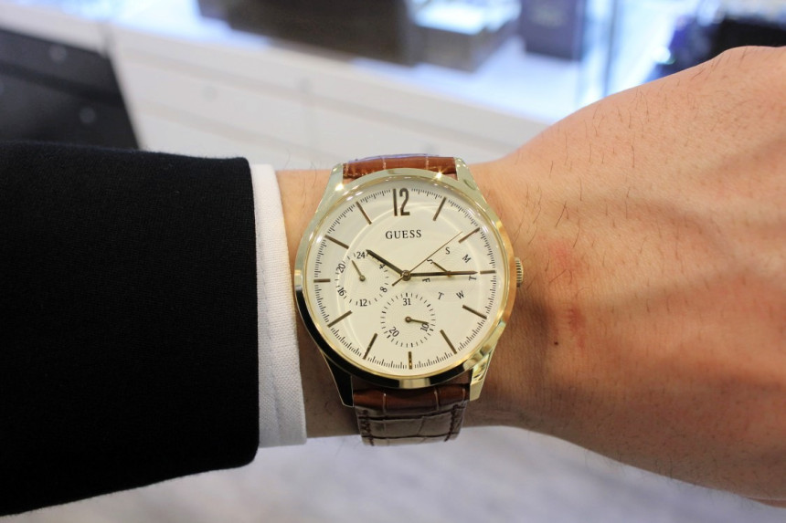 <b><p>Guess Men's line REGENT Brown Leather</p></b><b><p>ゲス メンズ ライン 摂政 ブラウン 革バンドの腕時計 W1041G2 男コーディネート</p></b><br /><br /><p align='center'>