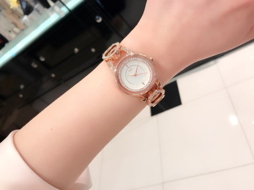 <b><p>OST Rose One Chain Metal Watch OTW114703TPP</p></b><b><p>OST ローズワンチェーンメタル時計OTW114703TPP ラグジュアリー ブーティーは</p></b><br /><br /><p align='center'>