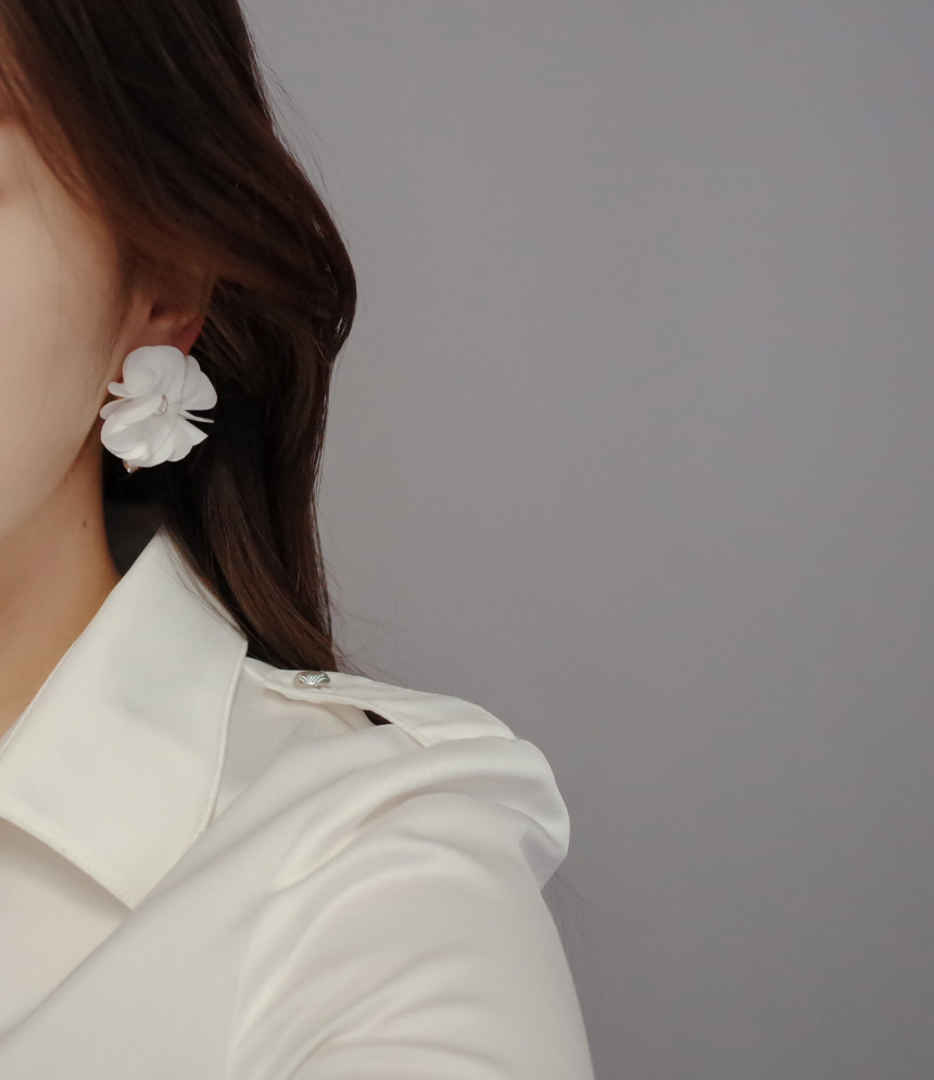 <b><p>Romens Flower bling Bright Earrs Simple Unique</p></b><b><p>ロマンス フラワーブリンブリン 華やかな花のイヤ​​グ シンプルユニーク スタイリッシュルック</p></b><br /><br /><p align='center'>