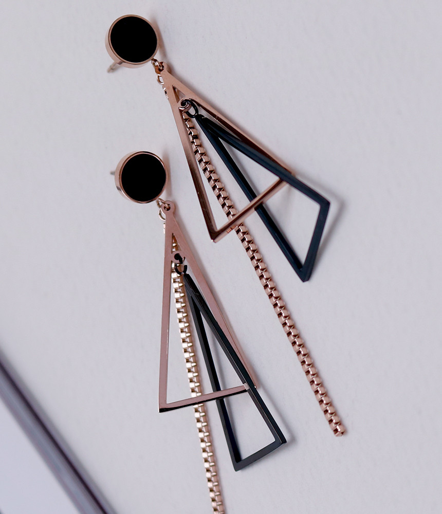<b><p>Ohnet Surge Steel earring titanium sless</p></b><b><p>オネット 書かれているカールスチール イヤリング チタン ステンレス モダンな シックな</p></b><br /><br /><p align='center'>