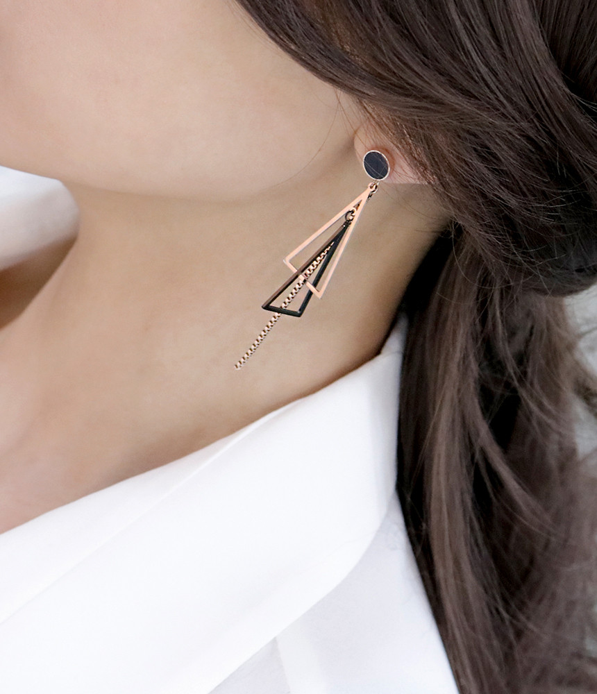 <b><p>Ohnet Surge Steel earring titanium sless</p></b><b><p>オネット 書かれているカールスチール イヤリング チタン ステンレス モダンな シックな</p></b><br /><br /><p align='center'>