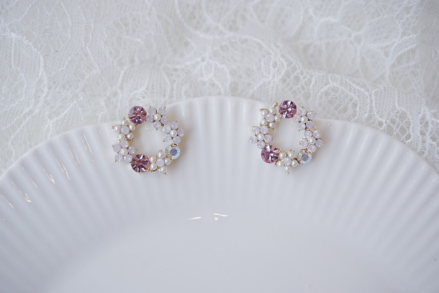 <b><p>flower Fondue earring Tnties women Daily</p></b><b><p>フラワー フォンデュ イヤリング 20代の女性 デイリーコーディネート ウンチム</p></b><br /><br /><p align='center'>