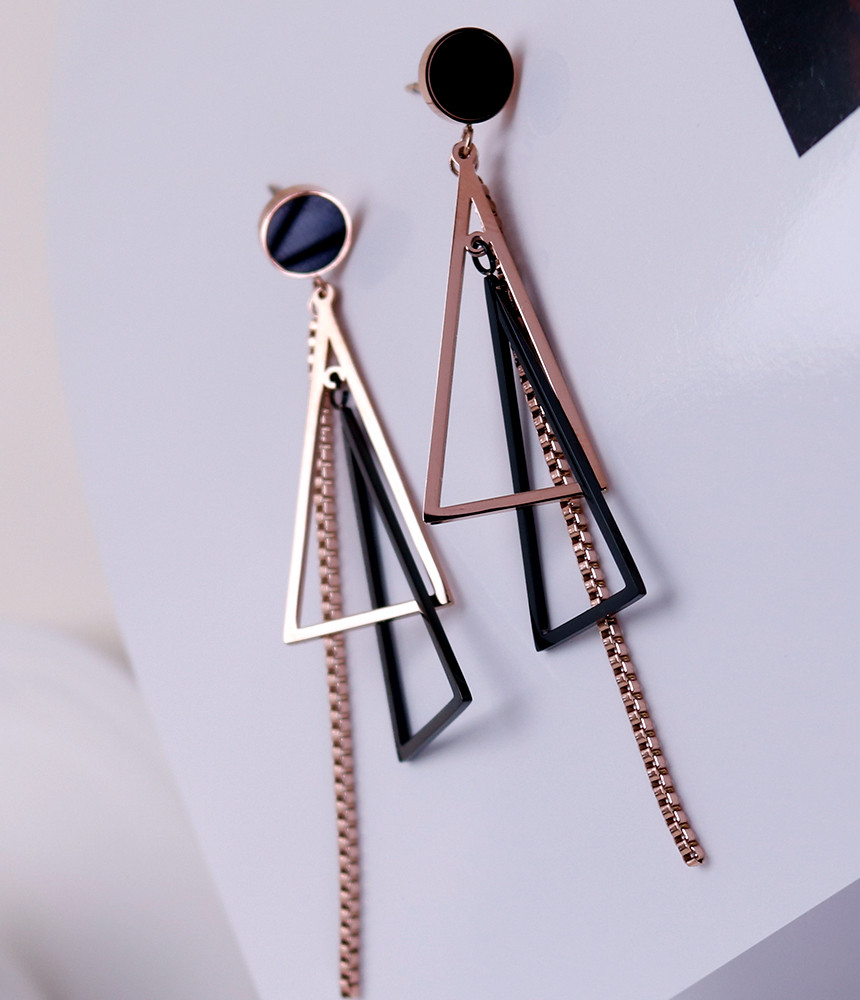 <b><p>Ohnet Surge Steel earring titanium sless</p></b><b><p>オネット 書かれているカールスチール イヤリング チタン ステンレス モダンな シックな</p></b><br /><br /><p align='center'>
