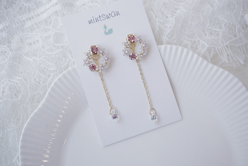 <b><p>flower Fondue earring Tnties women Daily</p></b><b><p>フラワー フォンデュ イヤリング 20代の女性 デイリーコーディネート ウンチム</p></b><br /><br /><p align='center'>