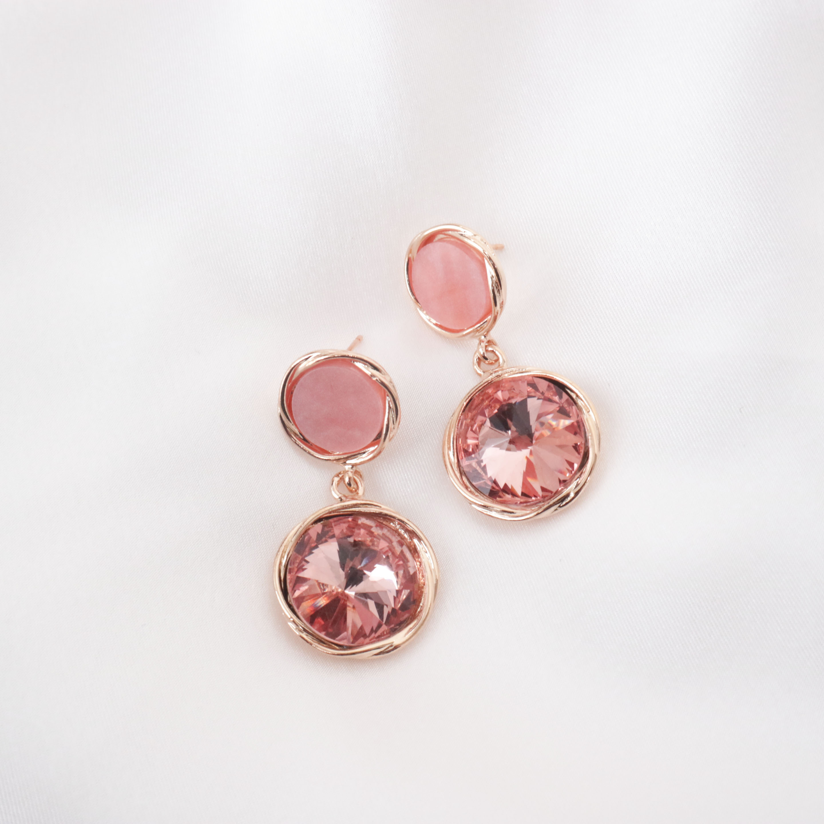 <b><p>twist round one Dp Earrings female Alrgy</p></b><b><p>ツイスト ラウンド ーン ドロップイヤリング 女性 無アレルギー 防止 ショッピモールおすすめ</p></b><br /><br /><p align='center'>