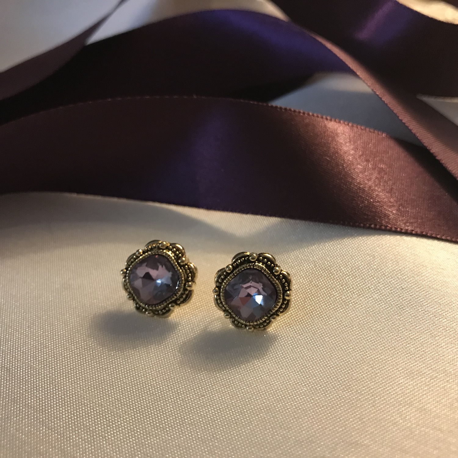 <b><p>Violet earring 8 species Alrgy preventn Woman</p></b><b><p>バイオレット イヤリング 8種 アレルギー対策 女性 紫</p></b><br /><br /><p align='center'>