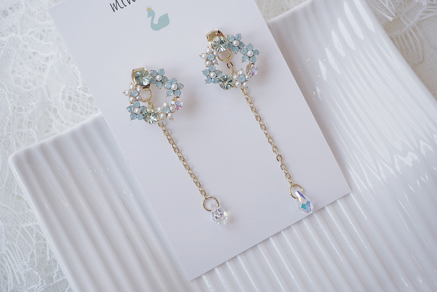 <b><p>flower Fondue earring Tnties women Daily</p></b><b><p>フラワー フォンデュ イヤリング 20代の女性 デイリーコーディネート ウンチム</p></b><br /><br /><p align='center'>