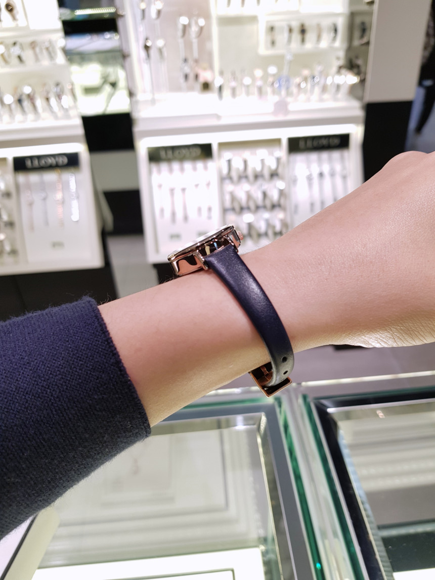 <b><p>Lloyd White stone Roman Mo Phase Leather</p></b><b><p>ロイド ホワイトストーン ローマ字 ムフェイズ レザー腕時計 LL2G18360CGL</p></b><br /><br /><p align='center'>