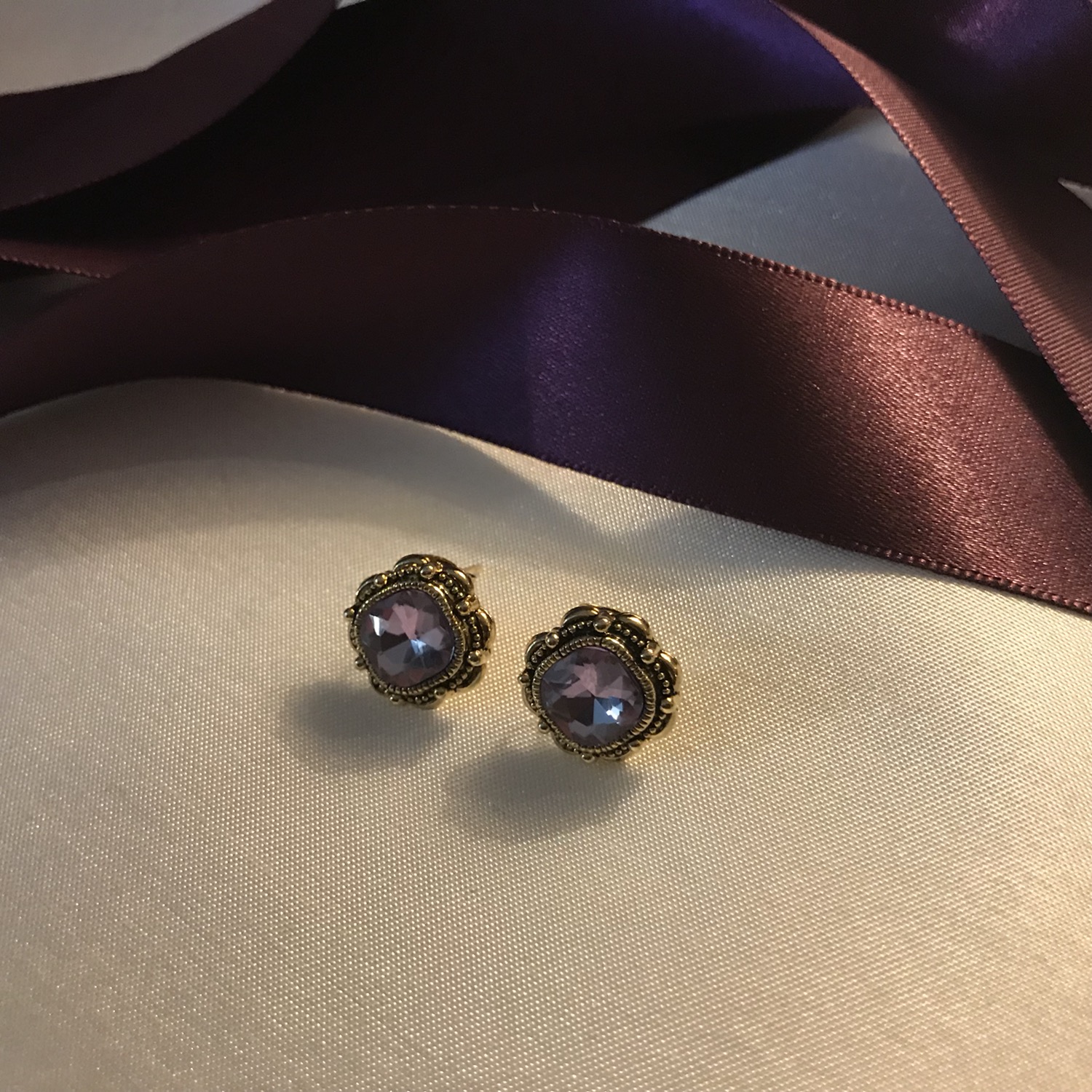 <b><p>Violet earring 8 species Alrgy preventn Woman</p></b><b><p>バイオレット イヤリング 8種 アレルギー対策 女性 紫</p></b><br /><br /><p align='center'>