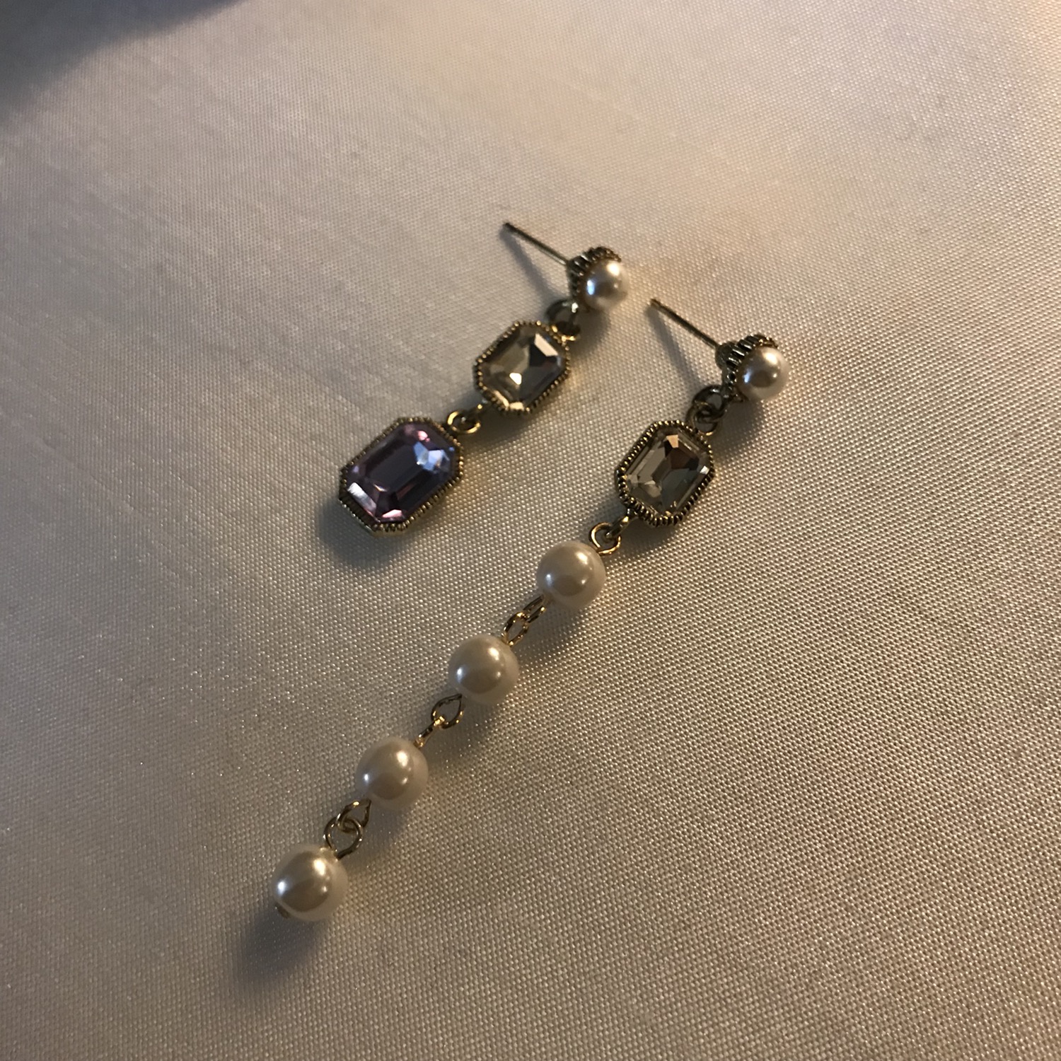 <b><p>Violet earring 8 species Alrgy preventn Woman</p></b><b><p>バイオレット イヤリング 8種 アレルギー対策 女性 紫</p></b><br /><br /><p align='center'>