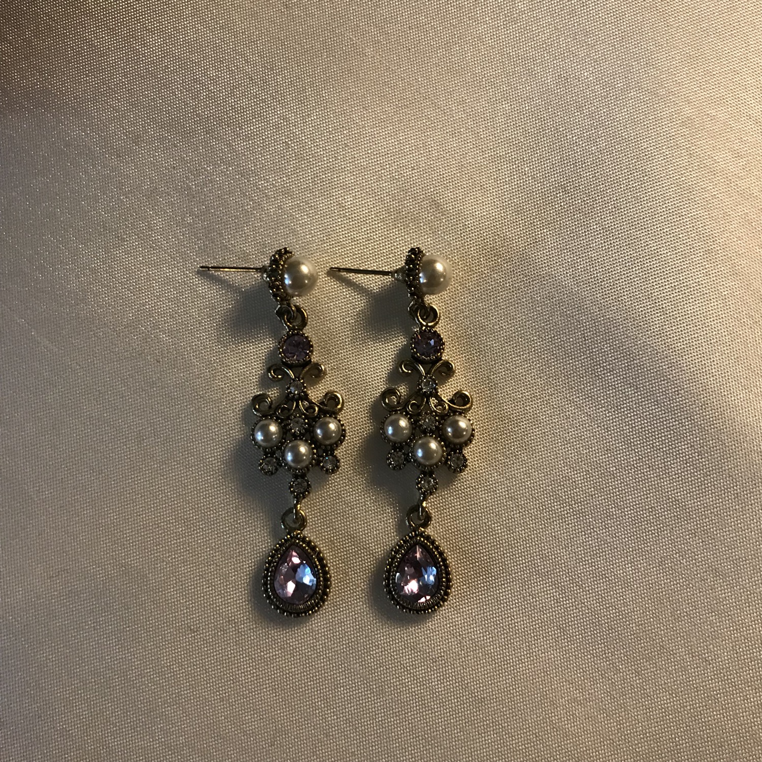 <b><p>Violet earring 8 species Alrgy preventn Woman</p></b><b><p>バイオレット イヤリング 8種 アレルギー対策 女性 紫</p></b><br /><br /><p align='center'>