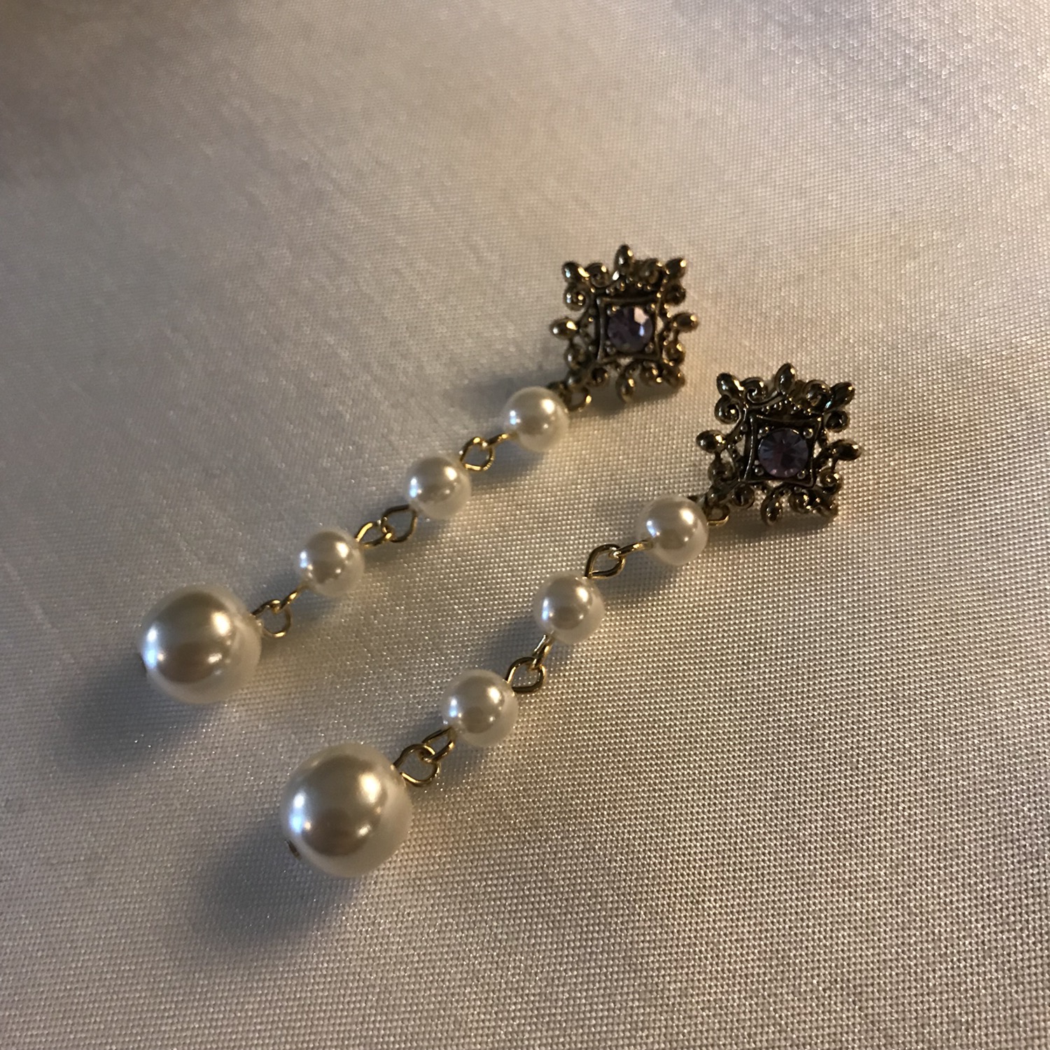 <b><p>Violet earring 8 species Alrgy preventn Woman</p></b><b><p>バイオレット イヤリング 8種 アレルギー対策 女性 紫</p></b><br /><br /><p align='center'>