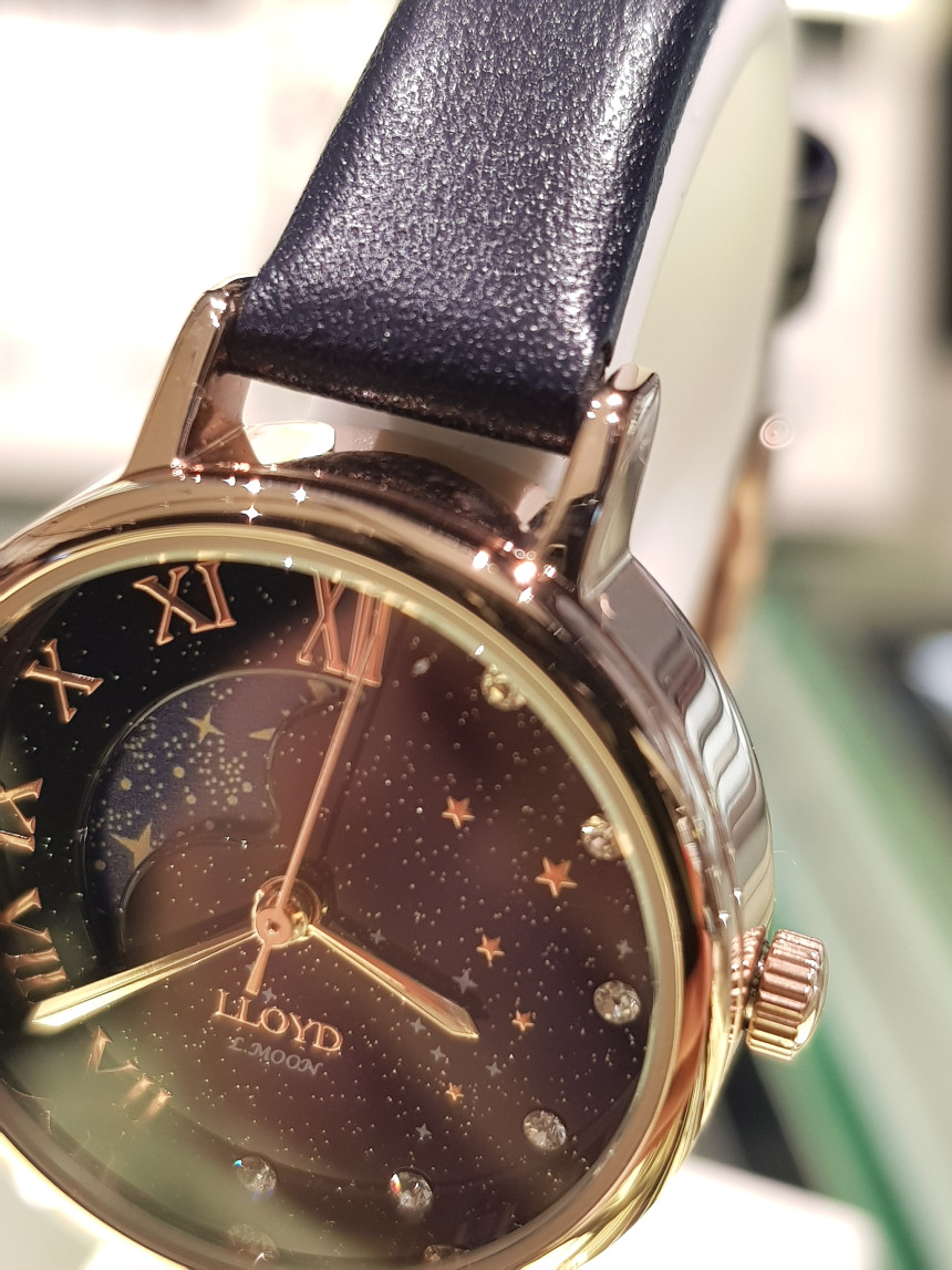 <b><p>Lloyd White stone Roman Mo Phase Leather</p></b><b><p>ロイド ホワイトストーン ローマ字 ムフェイズ レザー腕時計 LL2G18360CGL</p></b><br /><br /><p align='center'>