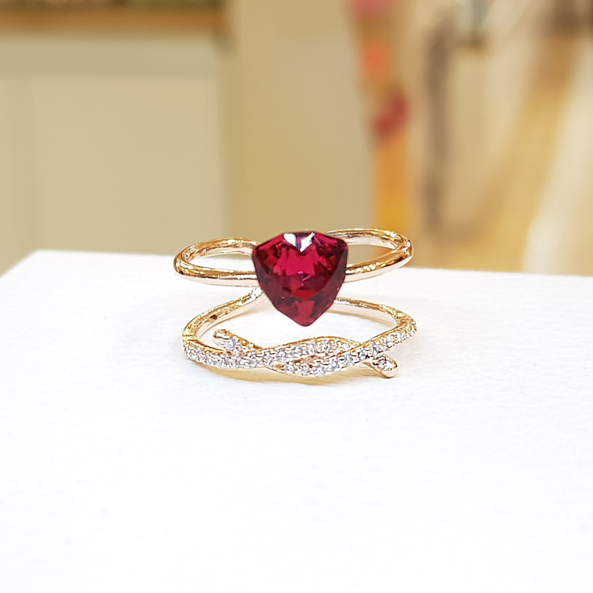 <b><p>Bollare Crry Red Kink Rg AAA062 Sophisticat</p></b><b><p>ボラレ チェリーレッドねじれリング AAA062 洗練され 輝く 高品位ギフト フェミニンなイヤ</p></b><br /><br /><p align='center'>