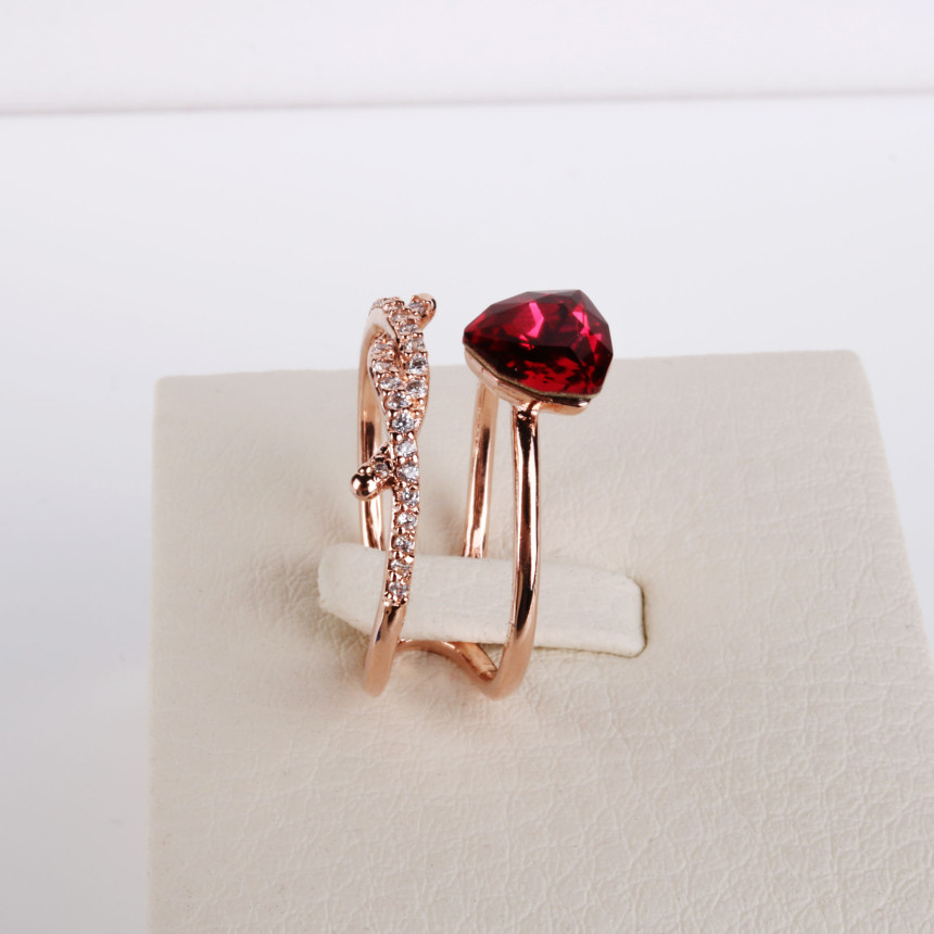 <b><p>Bollare Crry Red Kink Rg AAA062 Sophisticat</p></b><b><p>ボラレ チェリーレッドねじれリング AAA062 洗練され 輝く 高品位ギフト フェミニンなイヤ</p></b><br /><br /><p align='center'>