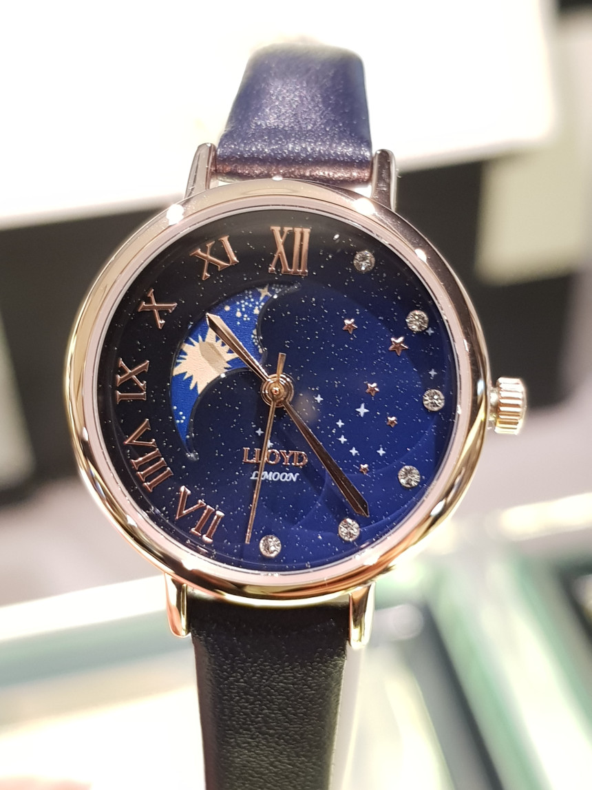 <b><p>Lloyd White stone Roman Mo Phase Leather</p></b><b><p>ロイド ホワイトストーン ローマ字 ムフェイズ レザー腕時計 LL2G18360CGL</p></b><br /><br /><p align='center'>