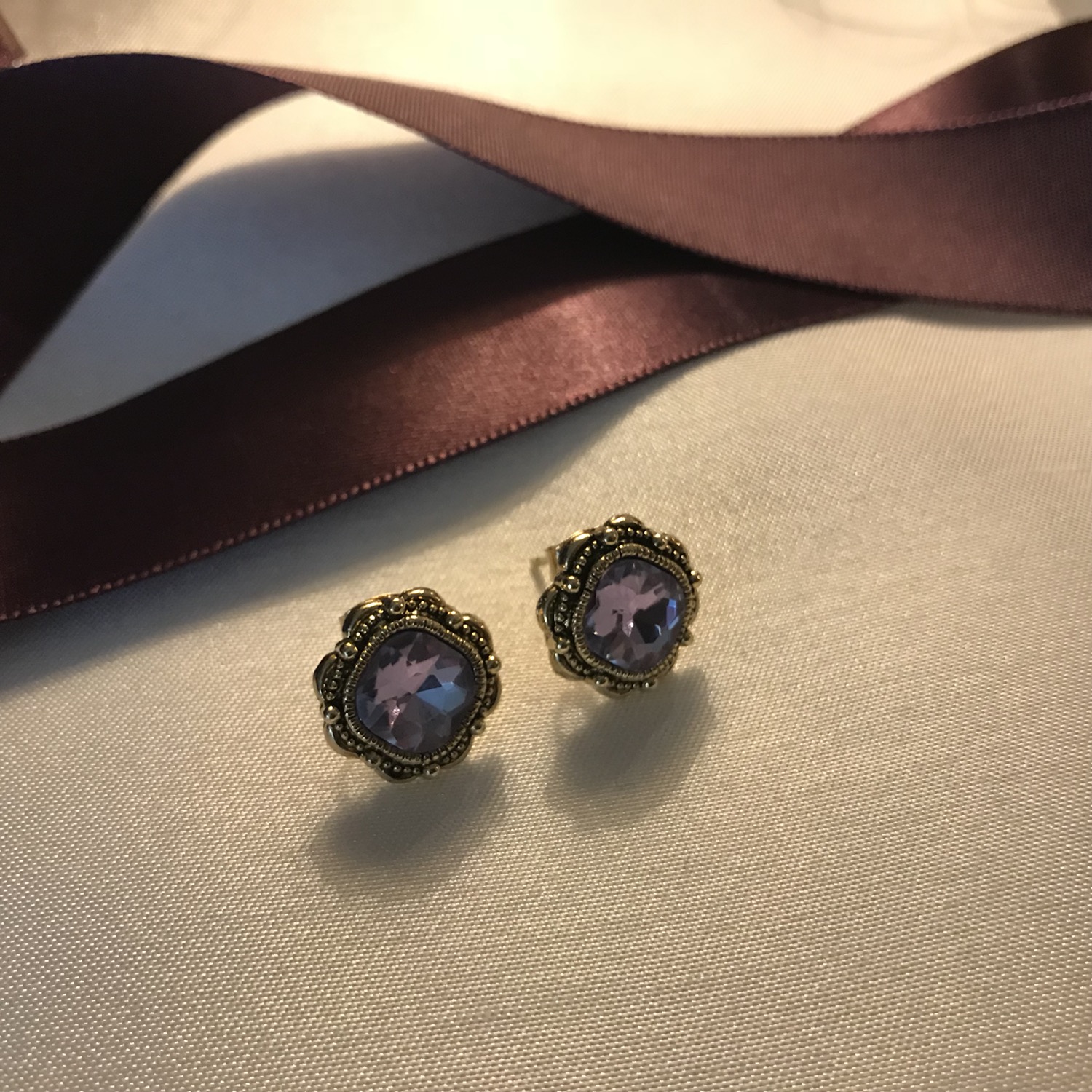 <b><p>Violet earring 8 species Alrgy preventn Woman</p></b><b><p>バイオレット イヤリング 8種 アレルギー対策 女性 紫</p></b><br /><br /><p align='center'>