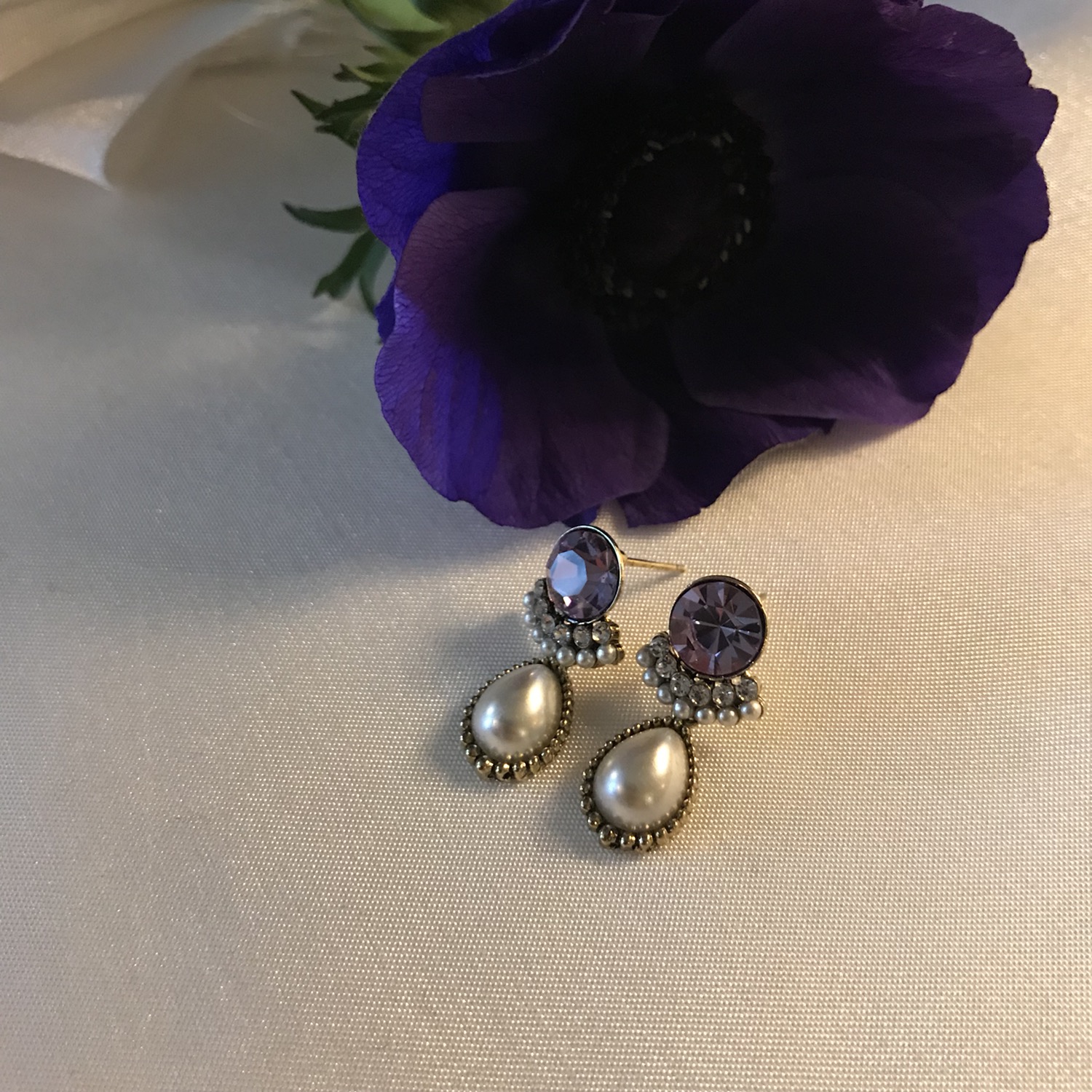 <b><p>Violet earring 8 species Alrgy preventn Woman</p></b><b><p>バイオレット イヤリング 8種 アレルギー対策 女性 紫</p></b><br /><br /><p align='center'>