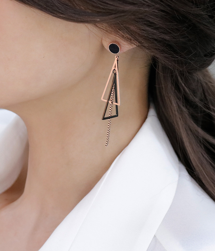 <b><p>Ohnet Surge Steel earring titanium sless</p></b><b><p>オネット 書かれているカールスチール イヤリング チタン ステンレス モダンな シックな</p></b><br /><br /><p align='center'>