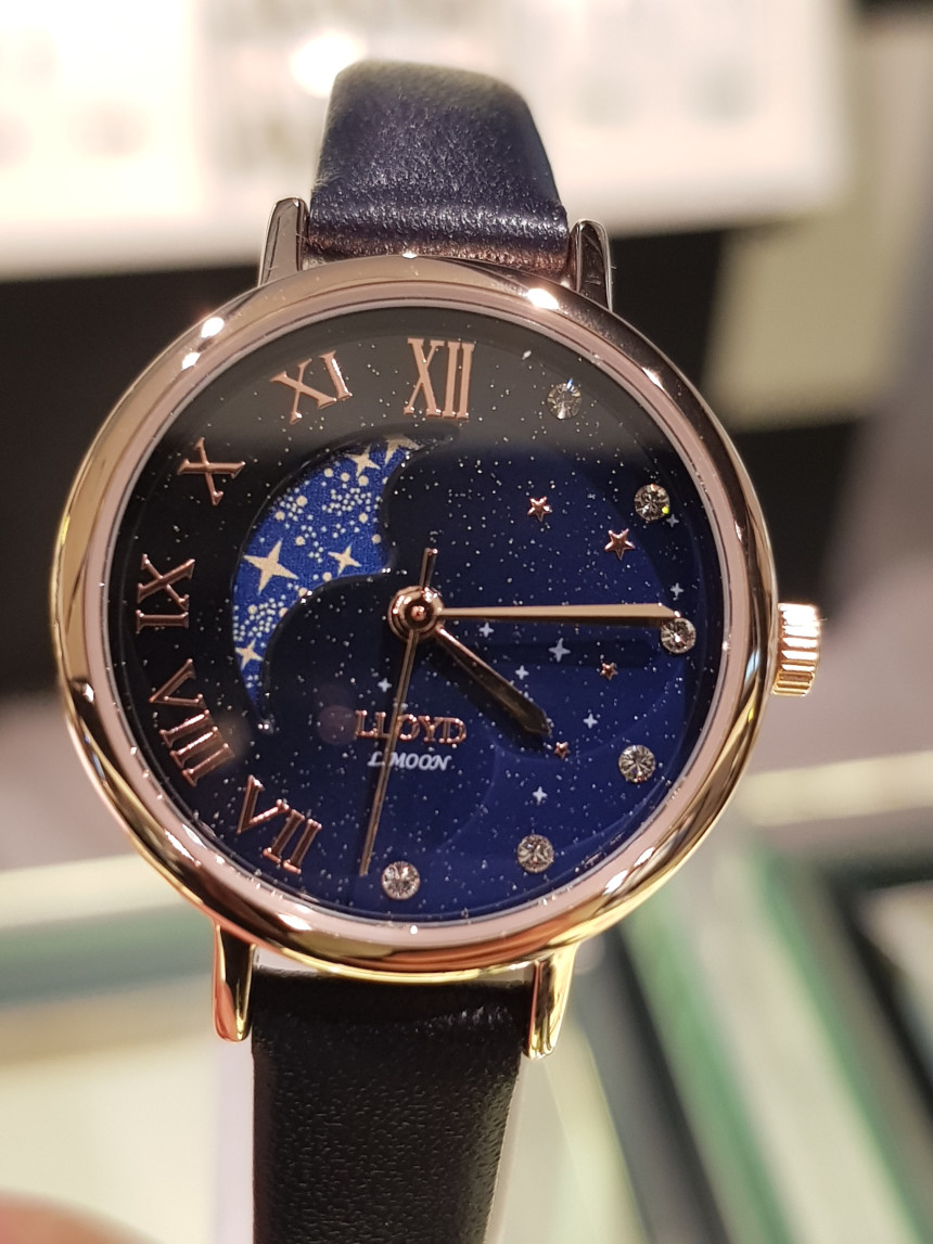 <b><p>Lloyd White stone Roman Mo Phase Leather</p></b><b><p>ロイド ホワイトストーン ローマ字 ムフェイズ レザー腕時計 LL2G18360CGL</p></b><br /><br /><p align='center'>