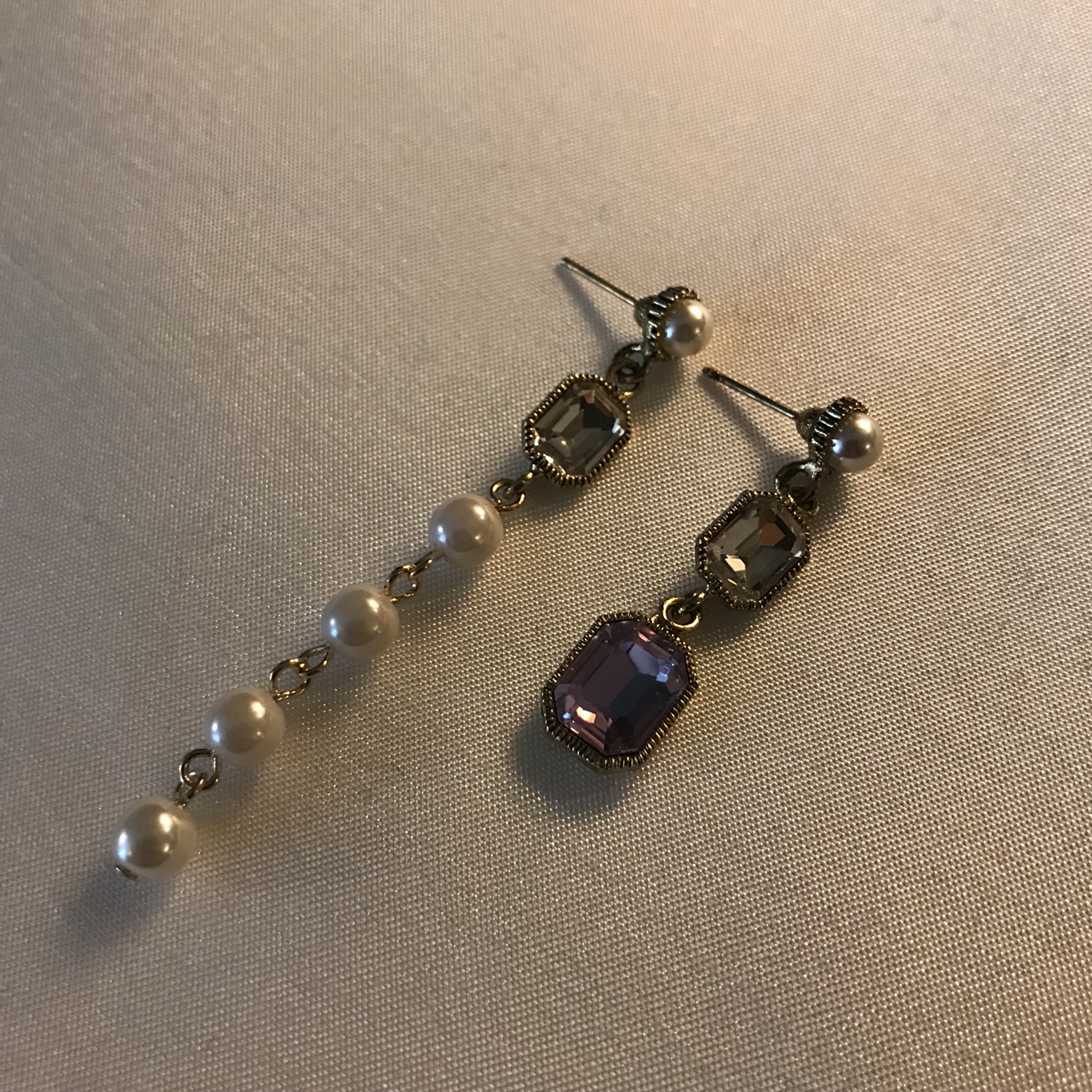 <b><p>Violet earring 8 species Alrgy preventn Woman</p></b><b><p>バイオレット イヤリング 8種 アレルギー対策 女性 紫</p></b><br /><br /><p align='center'>