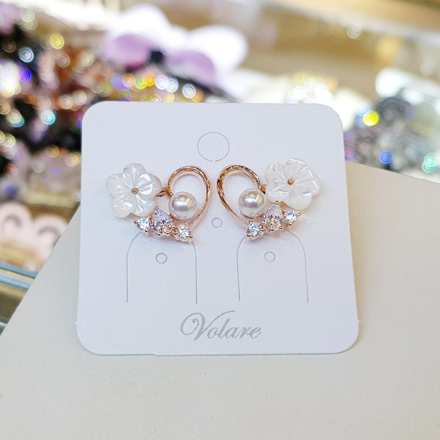 <b><p>Bollare Loose Het Pel vy Erings SPE417 Luxuous</p></b><b><p>ボラレ 螺鈿花真珠ラブリーハートのイヤリング SPE417 高級感のあるアクセサ</p></b><br /><br /><p align='center'>