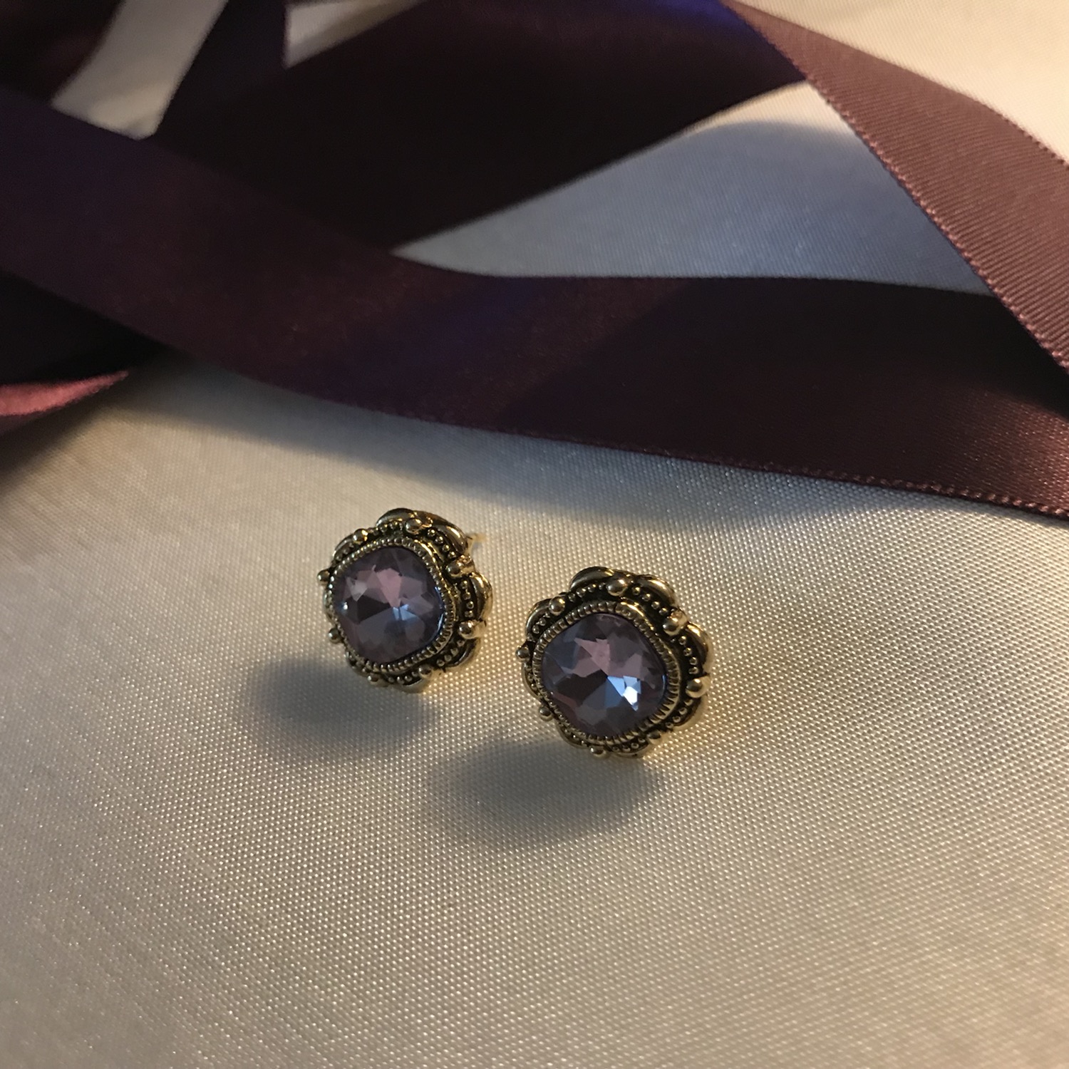<b><p>Violet earring 8 species Alrgy preventn Woman</p></b><b><p>バイオレット イヤリング 8種 アレルギー対策 女性 紫</p></b><br /><br /><p align='center'>