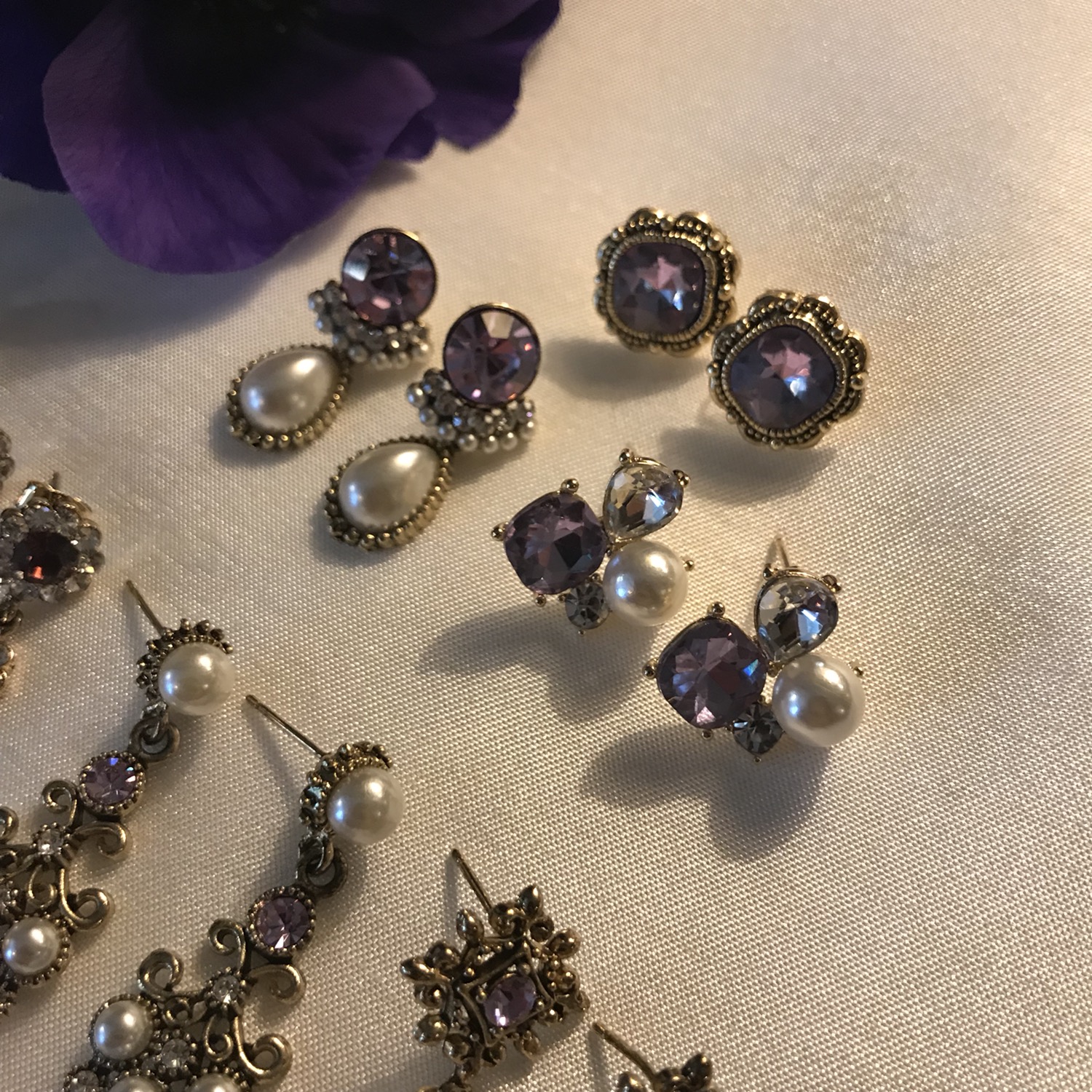 <b><p>Violet earring 8 species Alrgy preventn Woman</p></b><b><p>バイオレット イヤリング 8種 アレルギー対策 女性 紫</p></b><br /><br /><p align='center'>