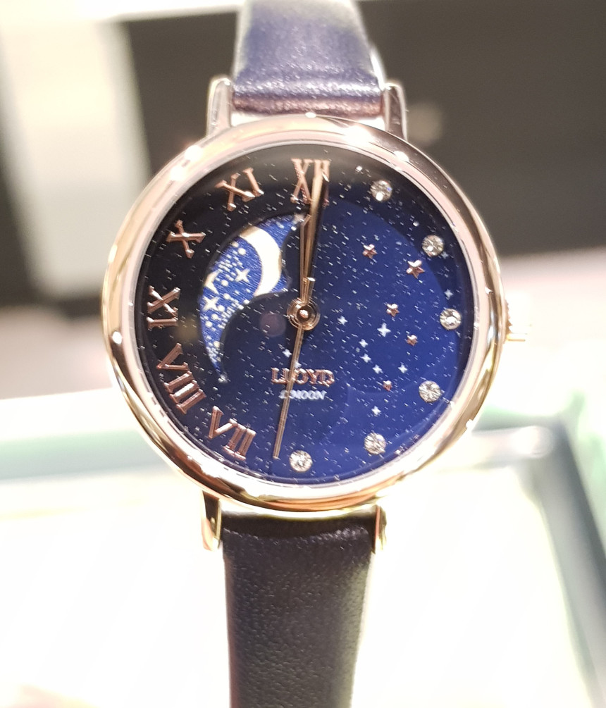 <b><p>Lloyd White stone Roman Mo Phase Leather</p></b><b><p>ロイド ホワイトストーン ローマ字 ムフェイズ レザー腕時計 LL2G18360CGL</p></b><br /><br /><p align='center'>