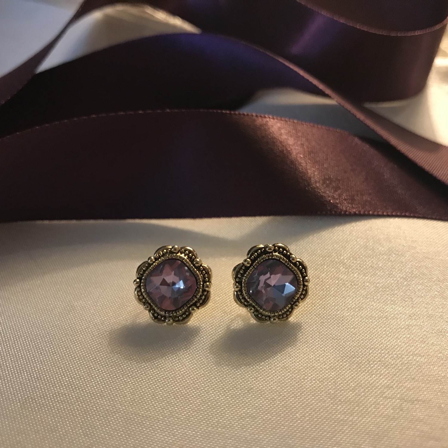 <b><p>Violet earring 8 species Alrgy preventn Woman</p></b><b><p>バイオレット イヤリング 8種 アレルギー対策 女性 紫</p></b><br /><br /><p align='center'>