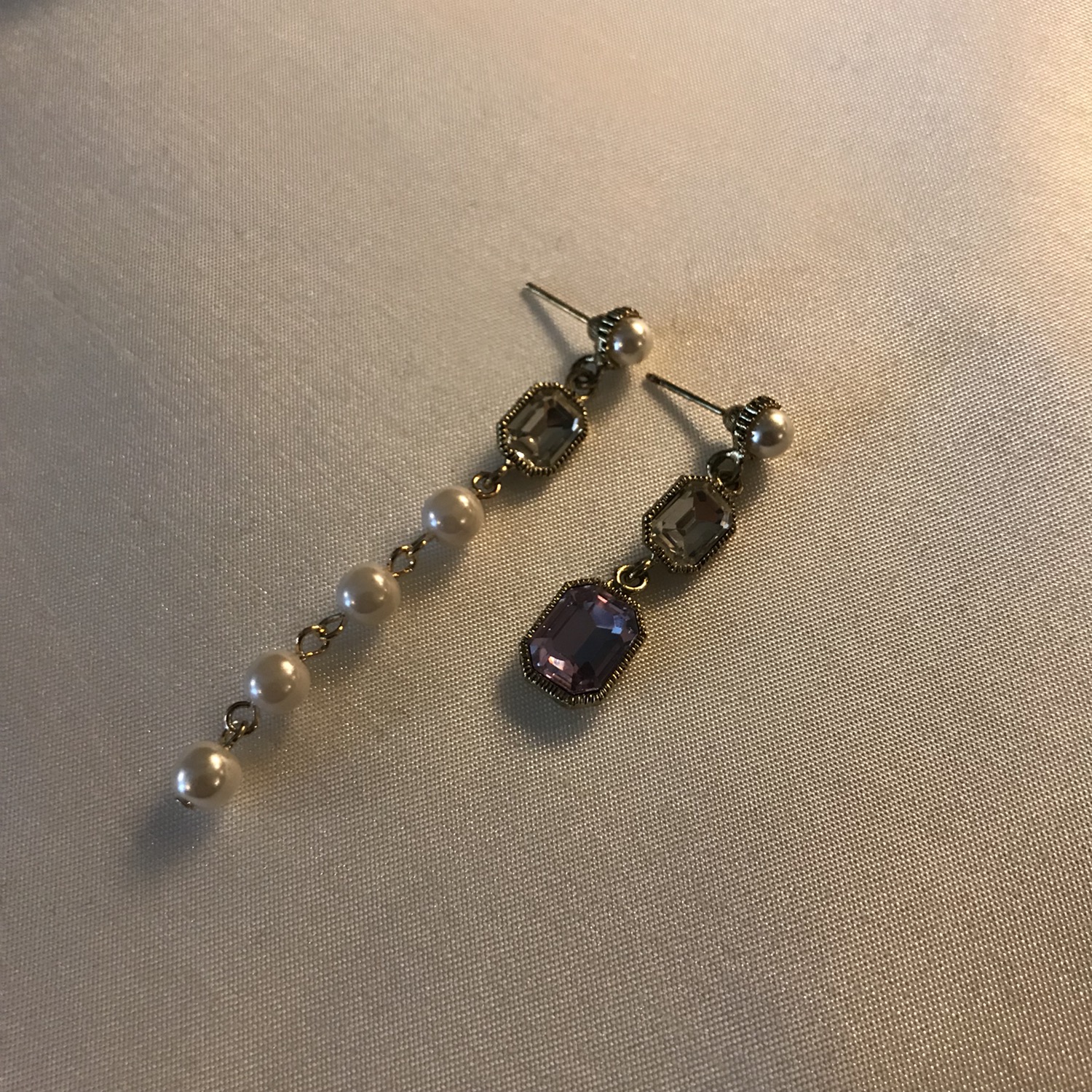 <b><p>Violet earring 8 species Alrgy preventn Woman</p></b><b><p>バイオレット イヤリング 8種 アレルギー対策 女性 紫</p></b><br /><br /><p align='center'>