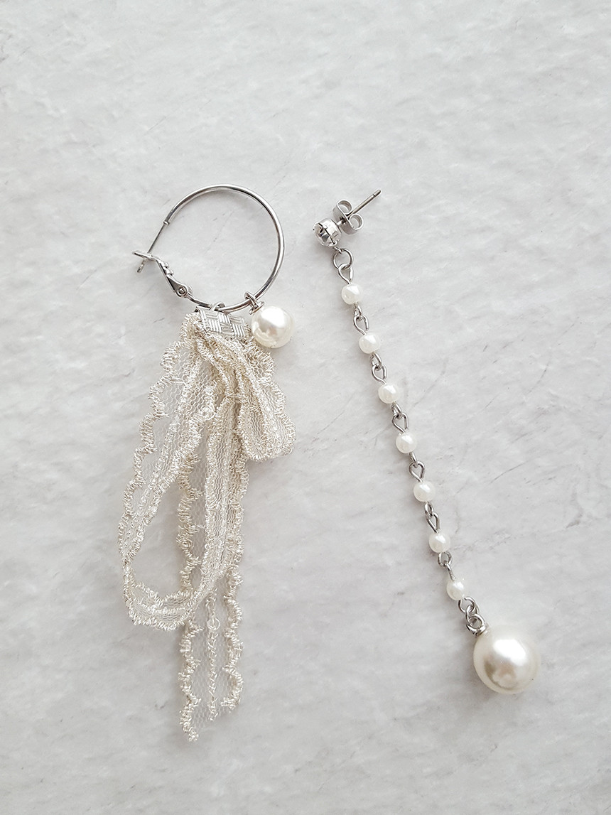 <b><p>Unknown race Pearl Drop ring Nt Stylish se</p></b><b><p>オンバル レース 真珠 ドロップ イヤリング 清楚 魅力のあるスタイル 女性な 女神コーディネート</p></b><br /><br /><p align='center'>