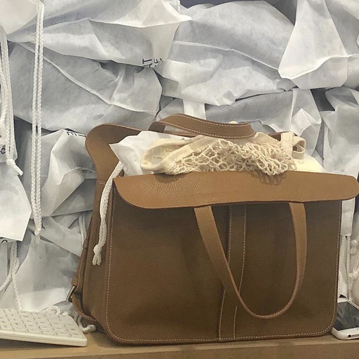 <b><p>Flat Base ckpack Sh oulder Scrch 플랫베이스 스가방</p></b><b><p>フラットベーストフバックスバッグス身上スベクスショルダーバッグスクロールトートバックplatbase</p></b><br /><br /><p align='center'>