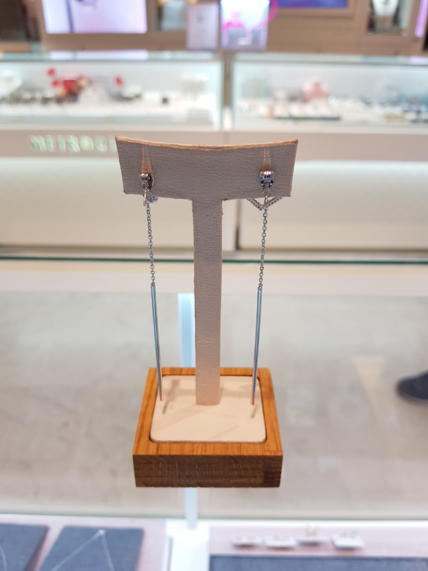 <b><p>Eileen square Pel Drop Erings AJBE2486</p></b><b><p>アイリーン スクエア パールドロップイヤリングAJBE2486</p></b><br /><br /><p align='center'>